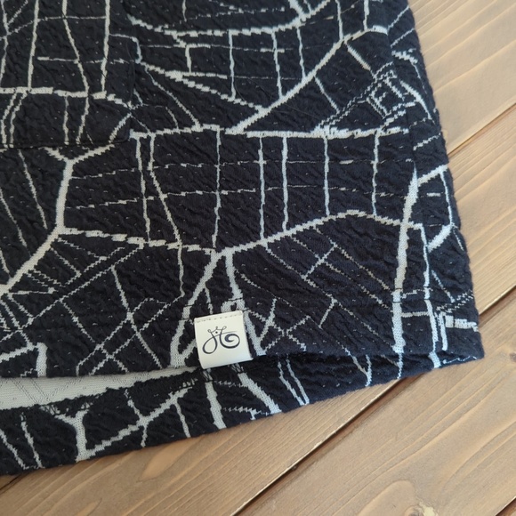 Tonia DeBellis Black White Abstract Print Jacket - Picture 7 of 14